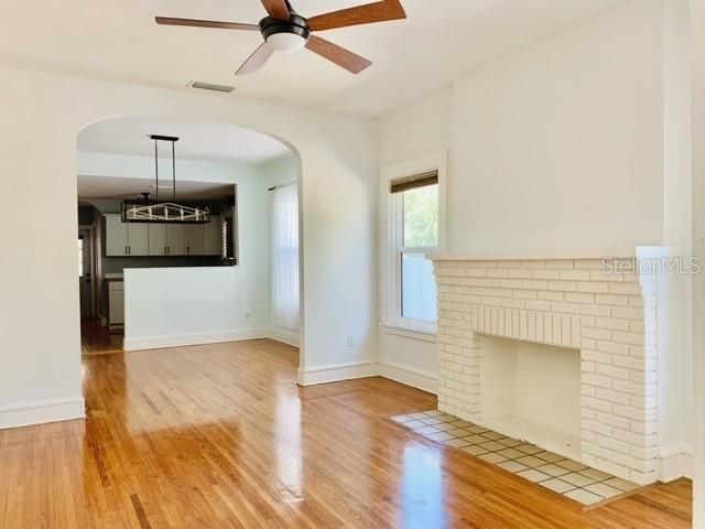 Active With Contract: $325,000 (3 beds, 2 baths, 1777 Square Feet)