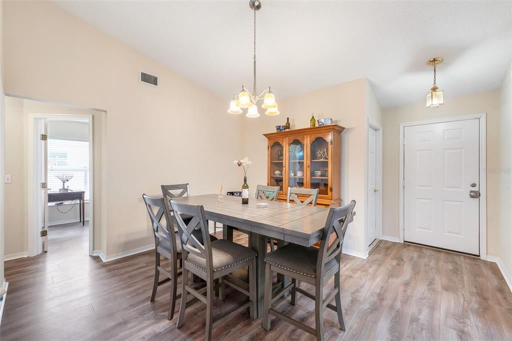 For Sale: $329,900 (3 beds, 2 baths, 1346 Square Feet)