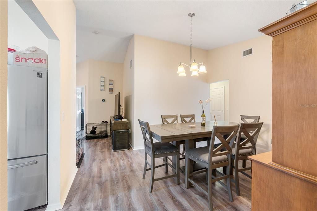 For Sale: $324,700 (3 beds, 2 baths, 1346 Square Feet)