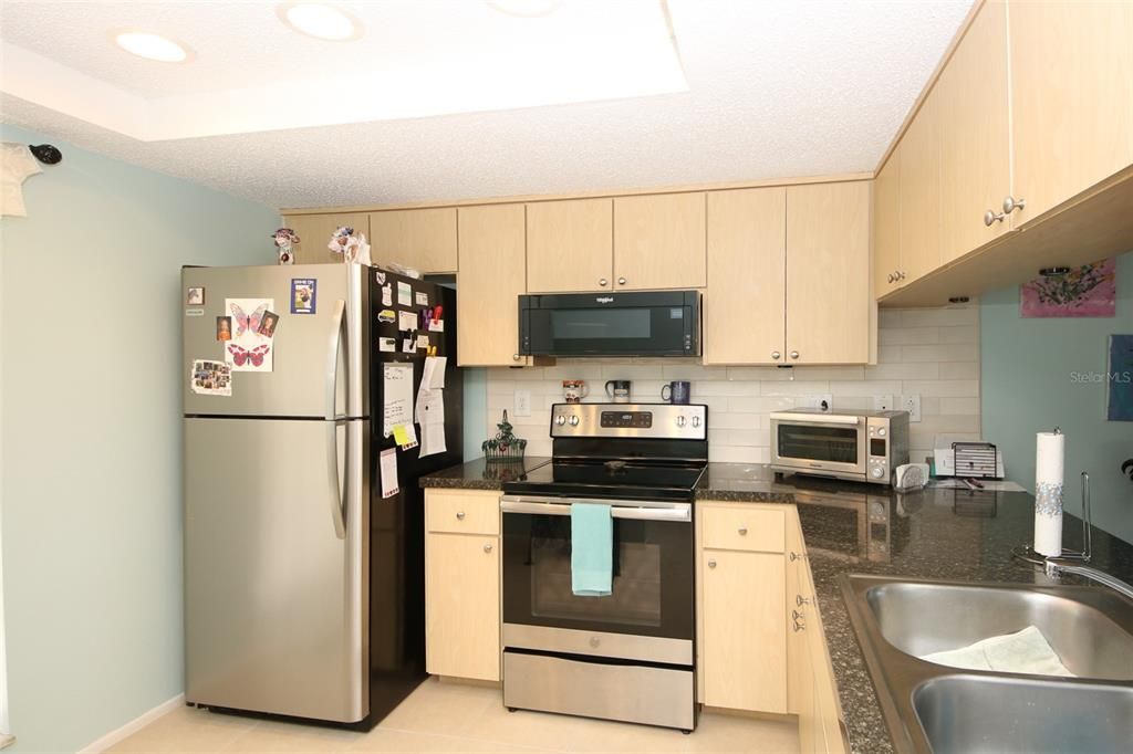 For Sale: $164,900 (2 beds, 2 baths, 1029 Square Feet)