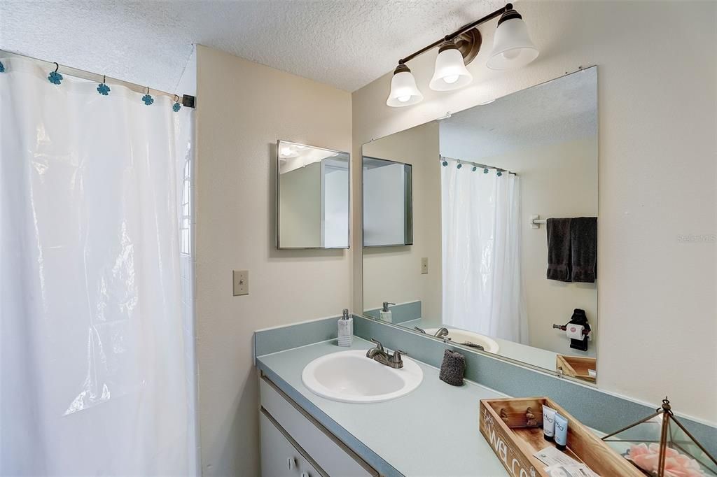 For Sale: $249,000 (3 beds, 2 baths, 1326 Square Feet)