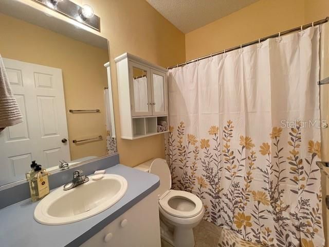For Rent: $2,200 (2 beds, 2 baths, 999 Square Feet)