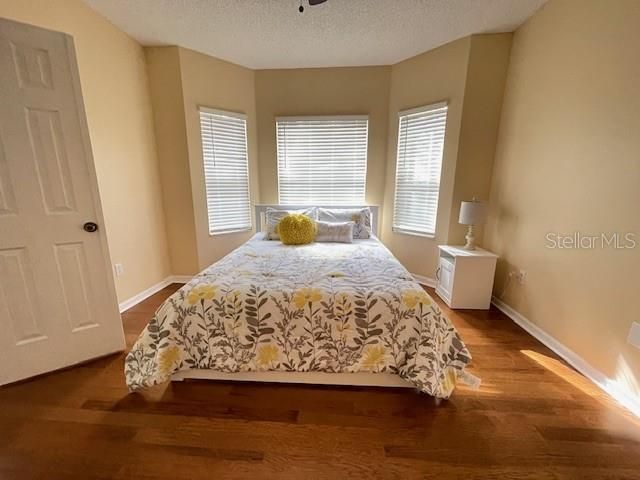 For Rent: $2,200 (2 beds, 2 baths, 999 Square Feet)