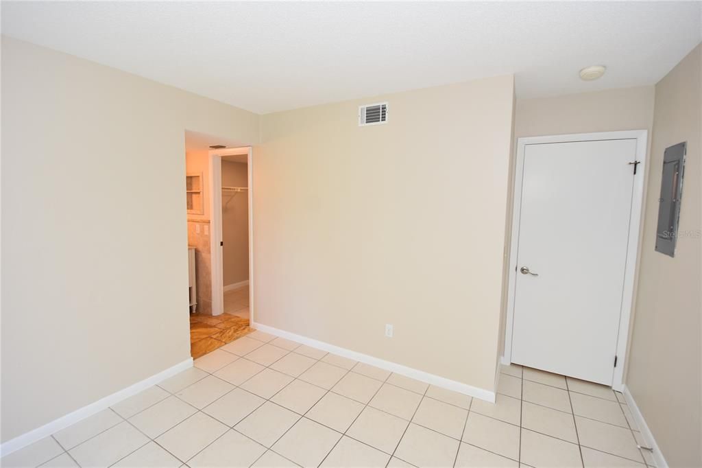 For Rent: $1,700 (2 beds, 2 baths, 1006 Square Feet)