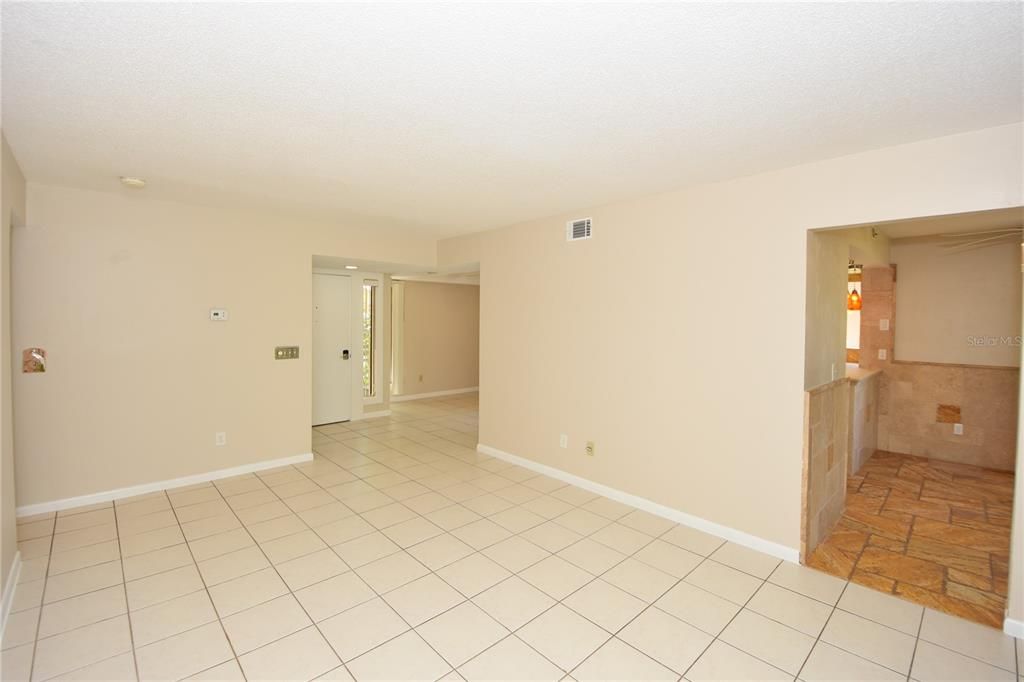 For Rent: $1,700 (2 beds, 2 baths, 1006 Square Feet)