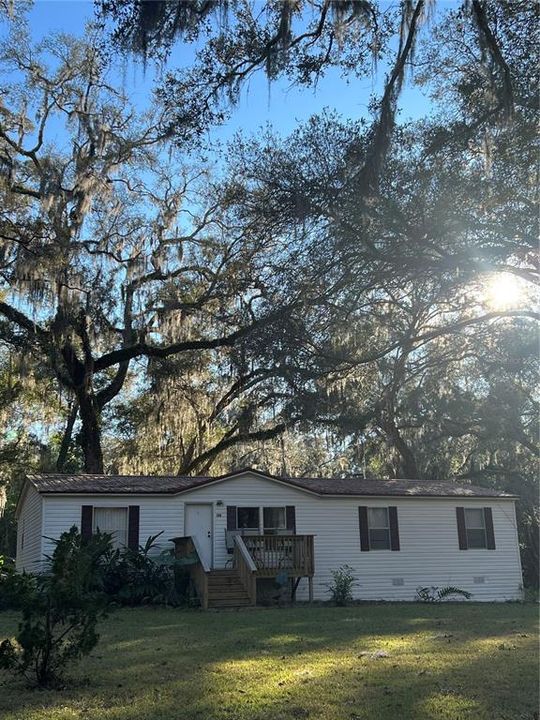 Recently Rented: $1,600 (3 beds, 2 baths, 1404 Square Feet)