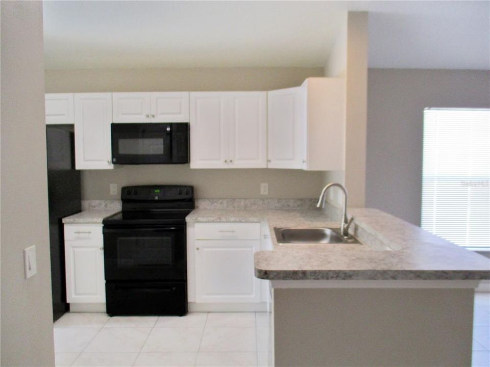 For Sale: $278,900 (4 beds, 2 baths, 1348 Square Feet)