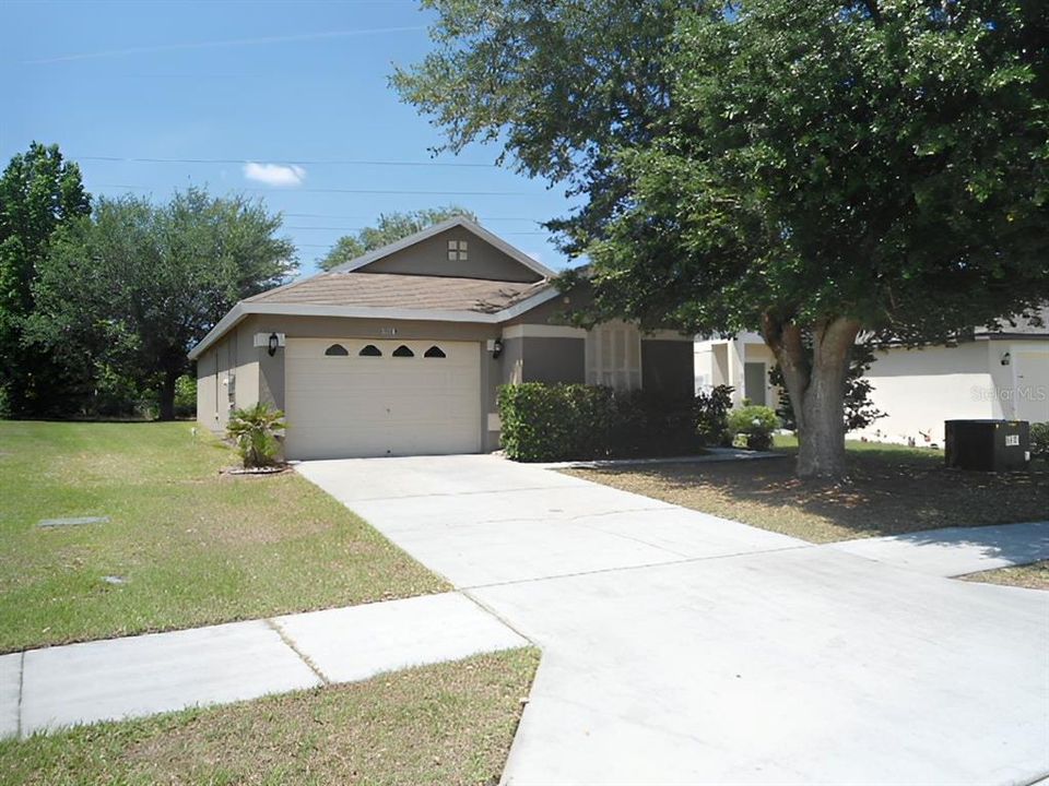 For Sale: $278,900 (4 beds, 2 baths, 1348 Square Feet)