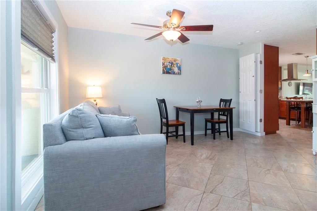 For Sale: $285,000 (2 beds, 2 baths, 1516 Square Feet)