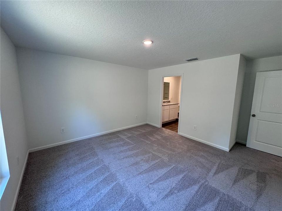 For Rent: $2,200 (4 beds, 2 baths, 1672 Square Feet)