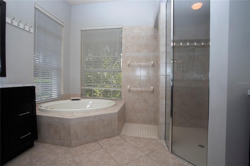 Недавно арендовано: $4,500 (5 спален, 4 ванн, 3399 Квадратных фут)