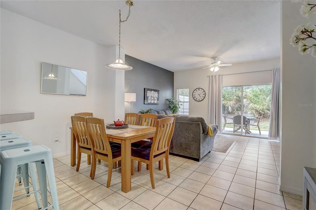For Sale: $295,000 (3 beds, 2 baths, 1291 Square Feet)