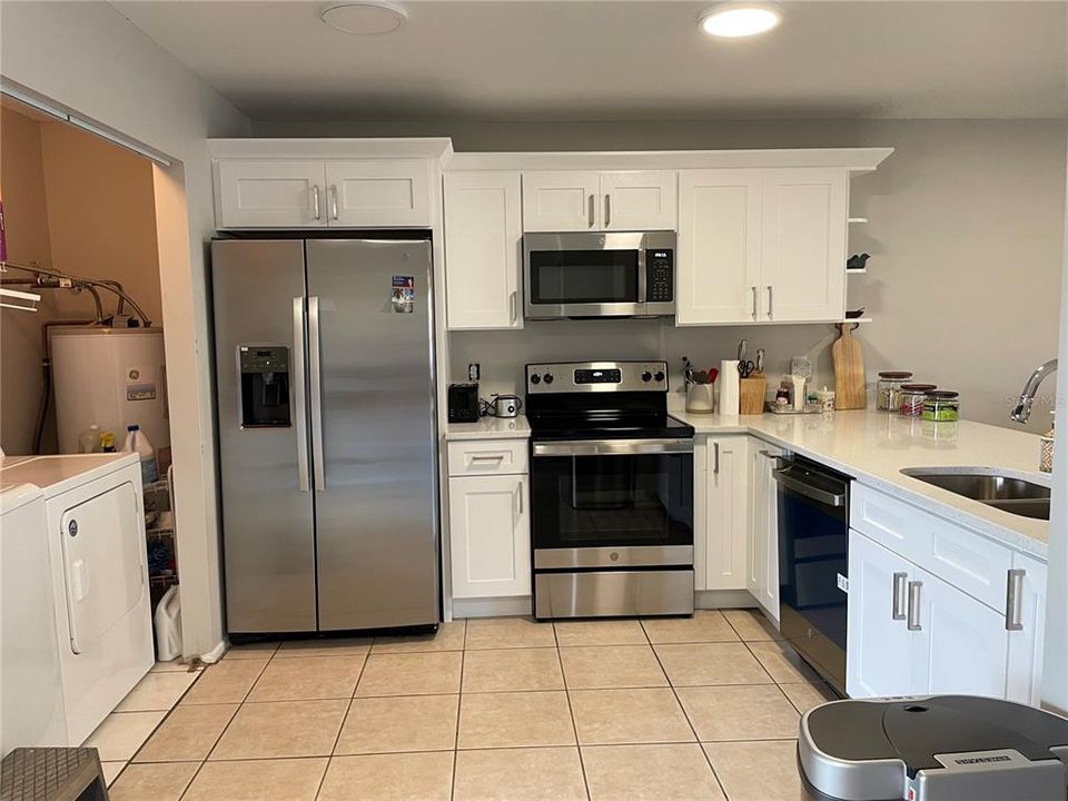 Active With Contract: $275,000 (3 beds, 2 baths, 1368 Square Feet)