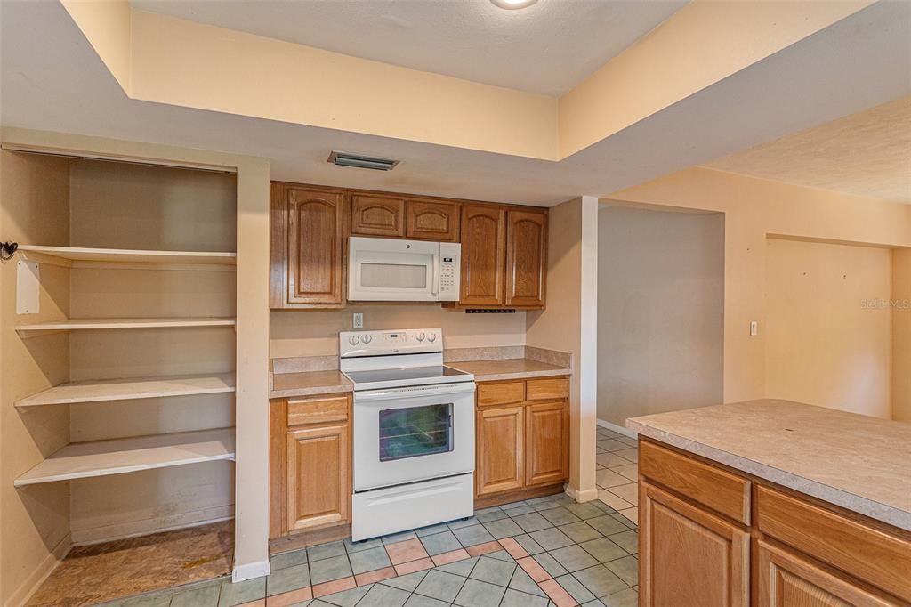 For Sale: $205,000 (4 beds, 2 baths, 1778 Square Feet)