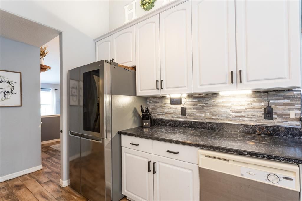 For Sale: $469,000 (4 beds, 2 baths, 2122 Square Feet)