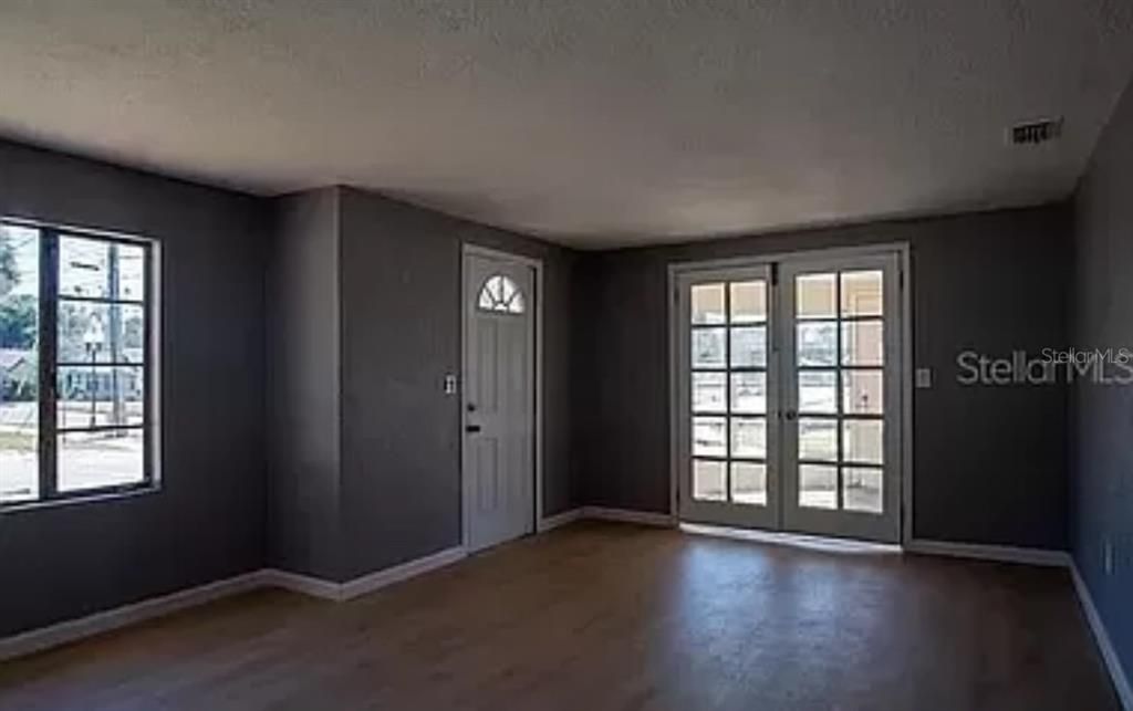 For Sale: $199,000 (3 beds, 1 baths, 1567 Square Feet)
