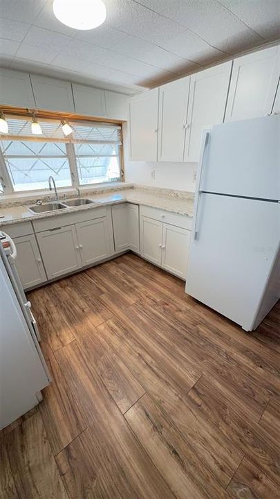For Sale: $114,900 (1 beds, 1 baths, 613 Square Feet)
