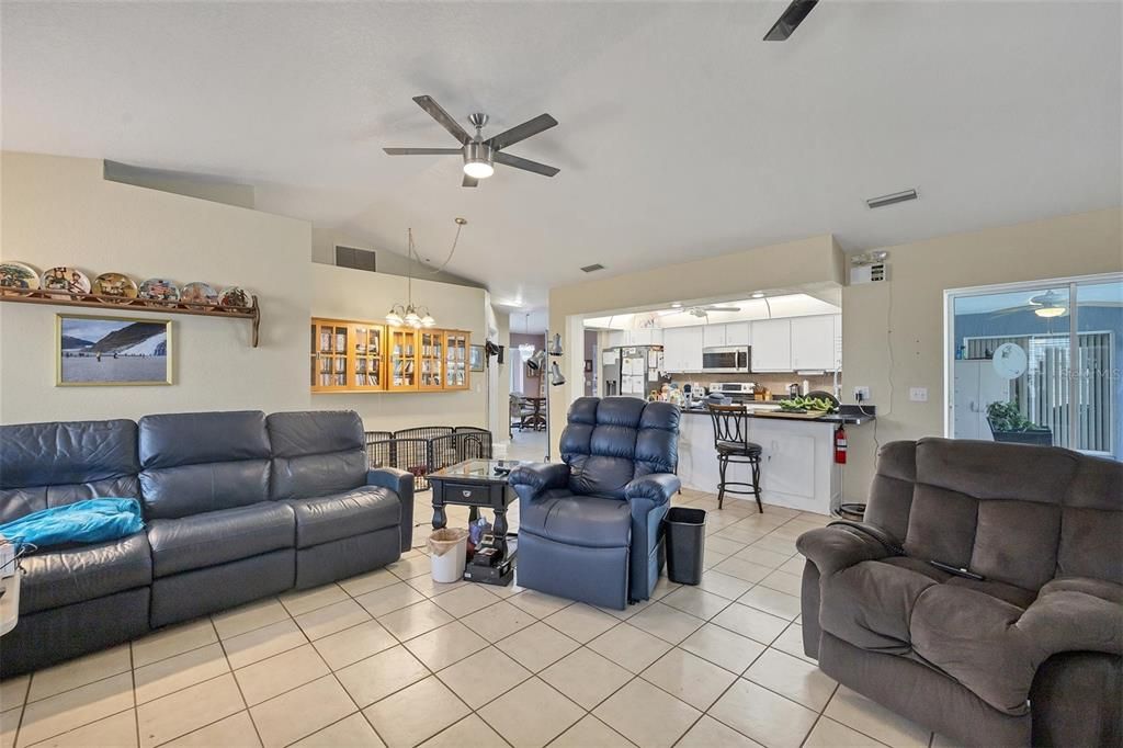 Recently Sold: $397,000 (3 beds, 2 baths, 2241 Square Feet)