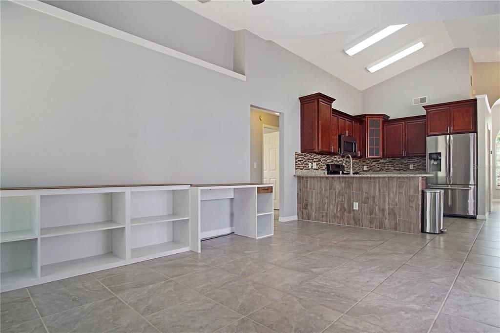Active With Contract: $2,500 (3 beds, 2 baths, 1658 Square Feet)