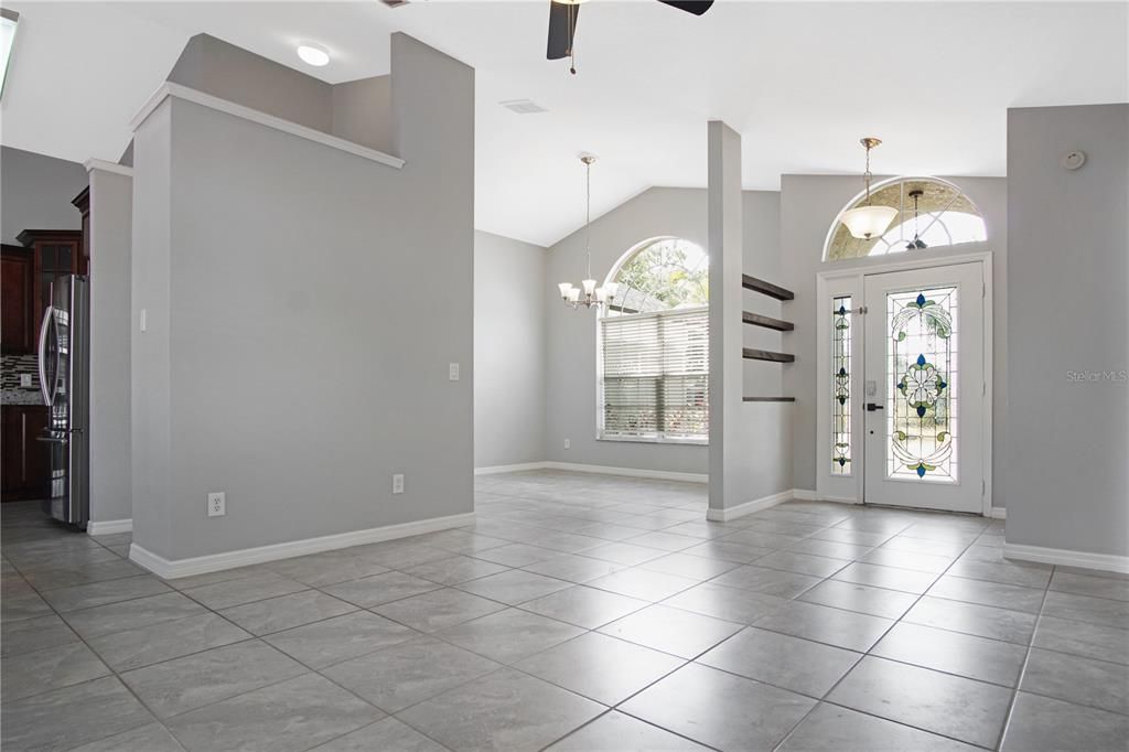 Active With Contract: $2,500 (3 beds, 2 baths, 1658 Square Feet)