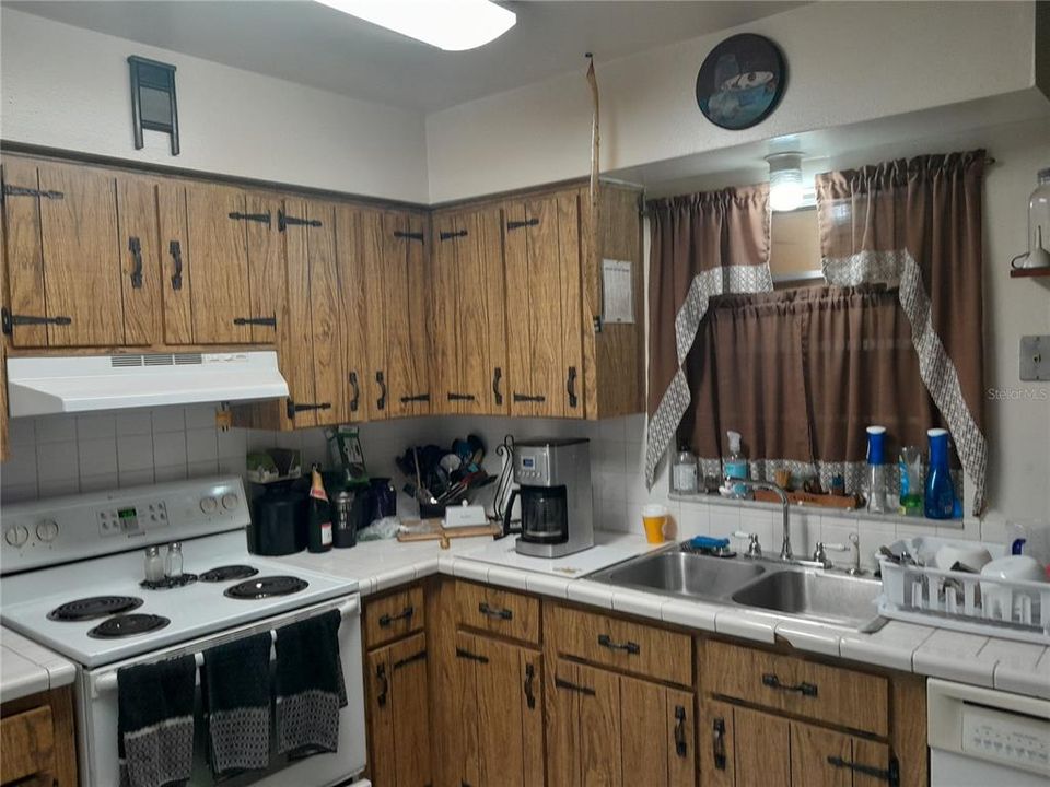 For Sale: $360,000 (4 beds, 2 baths, 1248 Square Feet)