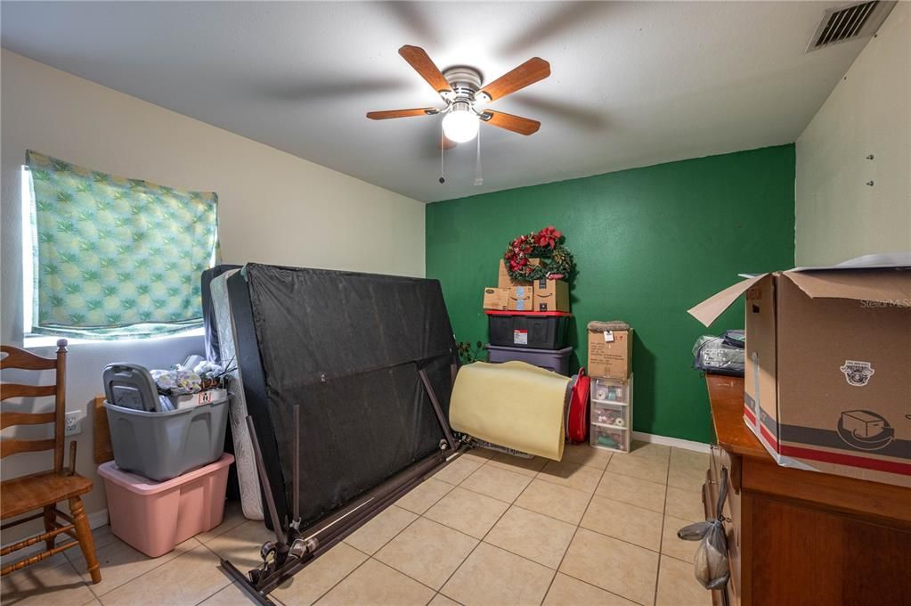 For Sale: $325,000 (3 beds, 2 baths, 1372 Square Feet)