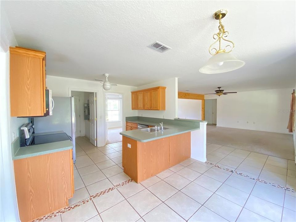 For Sale: $329,900 (3 beds, 2 baths, 1887 Square Feet)