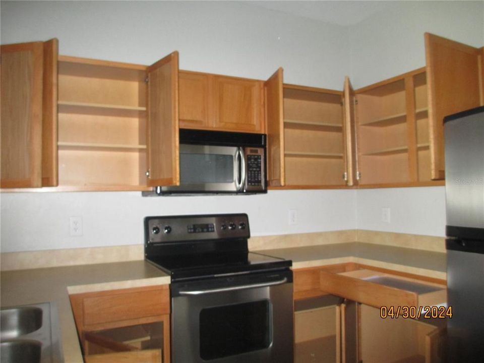 For Rent: $2,180 (3 beds, 2 baths, 1749 Square Feet)