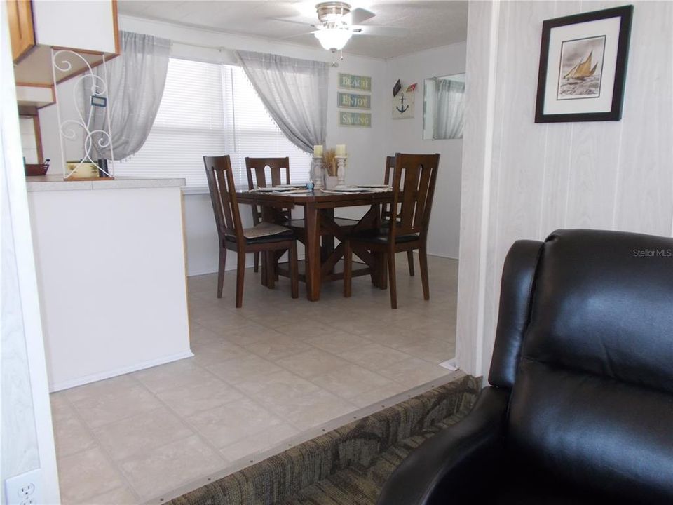 For Sale: $138,000 (2 beds, 1 baths, 470 Square Feet)