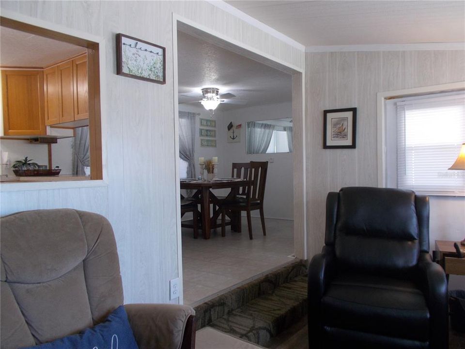 For Sale: $138,000 (2 beds, 1 baths, 470 Square Feet)