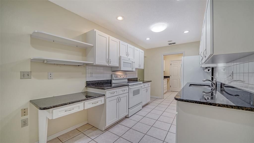 For Sale: $344,000 (2 beds, 2 baths, 1452 Square Feet)