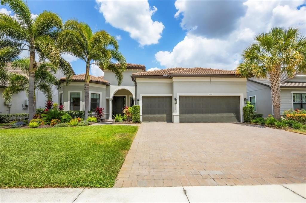 For Sale: $1,740,000 (3 beds, 3 baths, 2486 Square Feet)