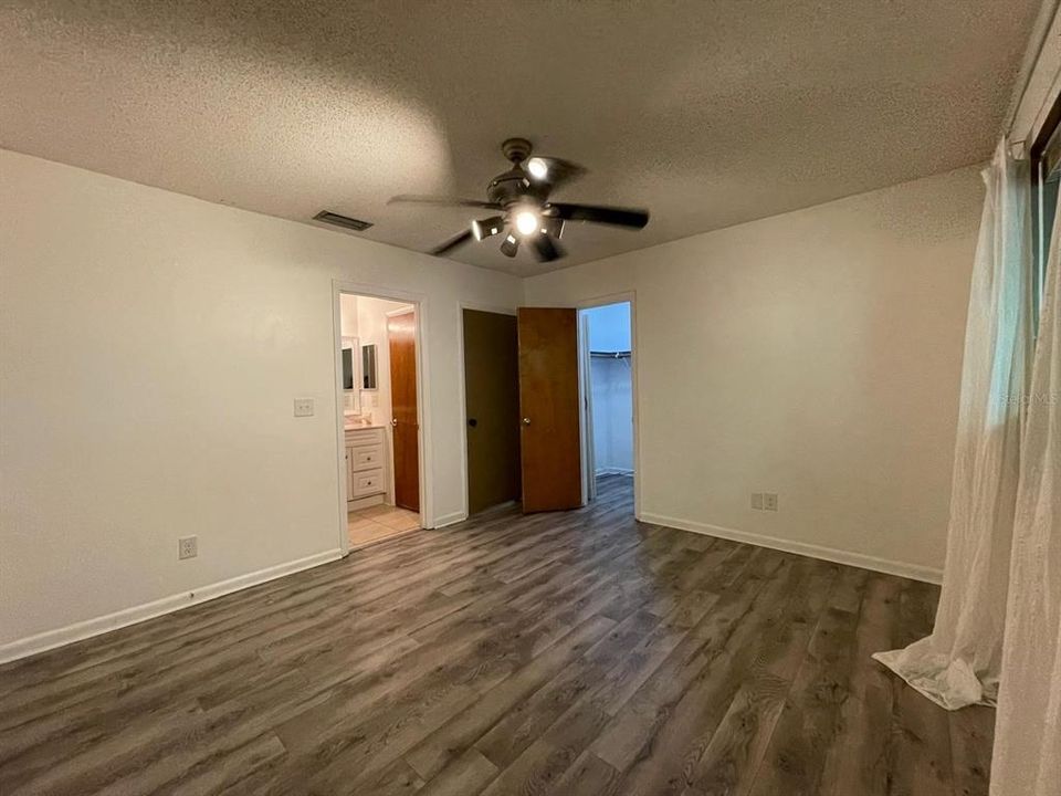 For Rent: $1,900 (2 beds, 2 baths, 1000 Square Feet)