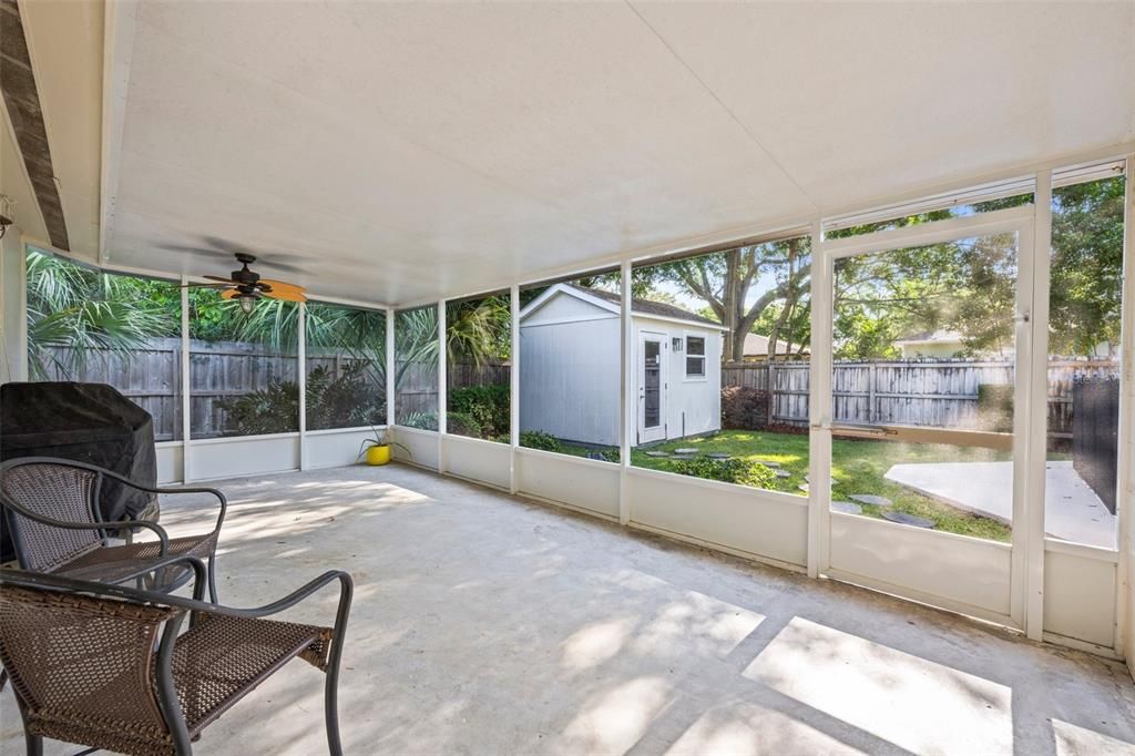 Active With Contract: $650,000 (3 beds, 2 baths, 1668 Square Feet)
