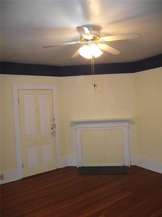 For Rent: $1,075 (0 beds, 1 baths, 500 Square Feet)