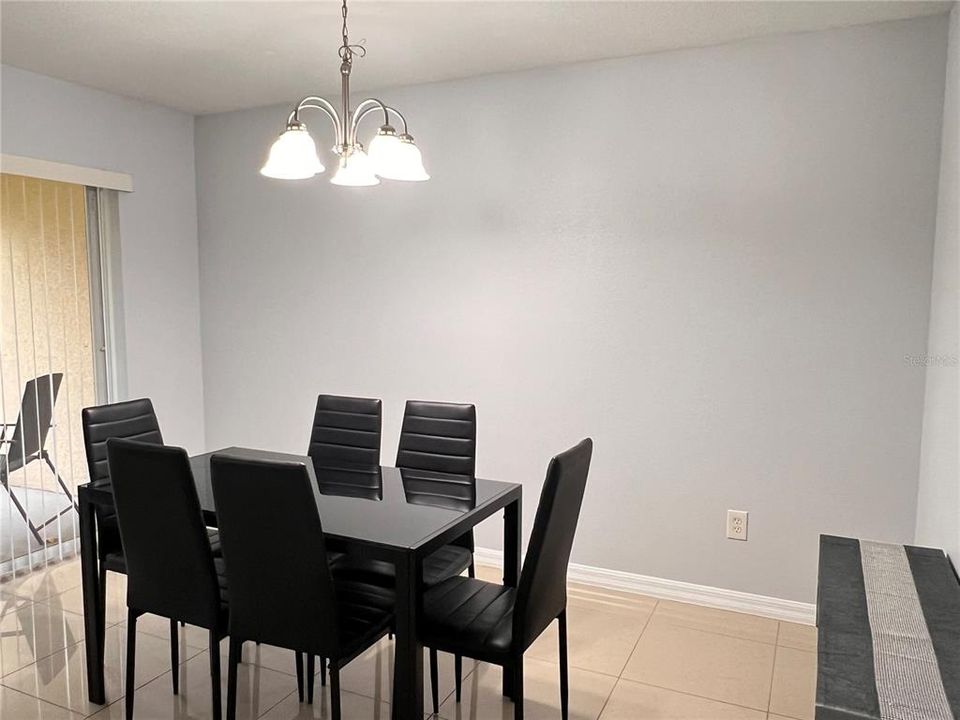 Active With Contract: $2,050 (3 beds, 2 baths, 1670 Square Feet)