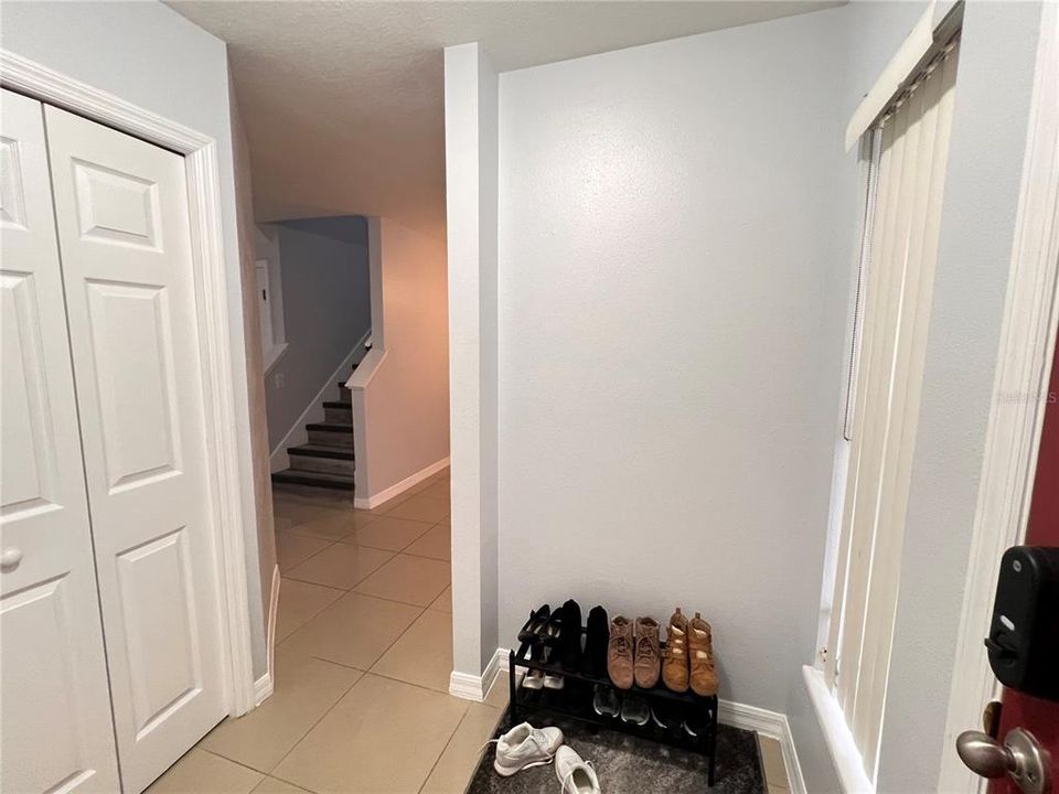 Active With Contract: $2,050 (3 beds, 2 baths, 1670 Square Feet)