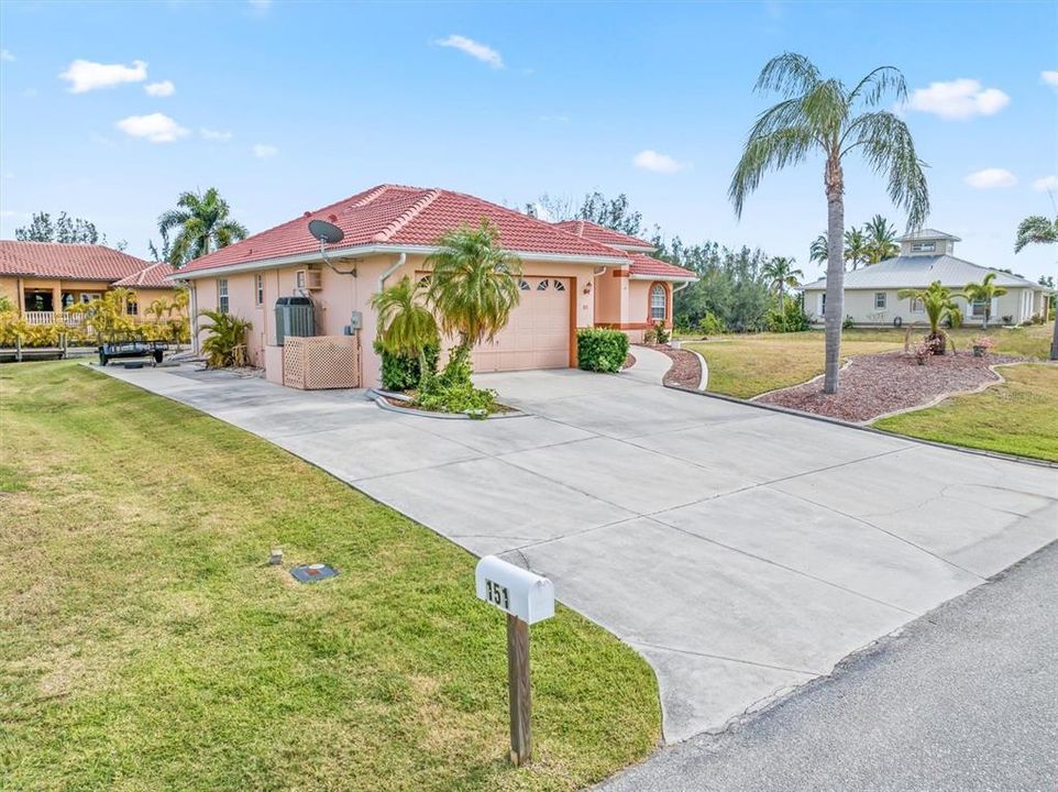 For Sale: $439,900 (3 beds, 2 baths, 1712 Square Feet)