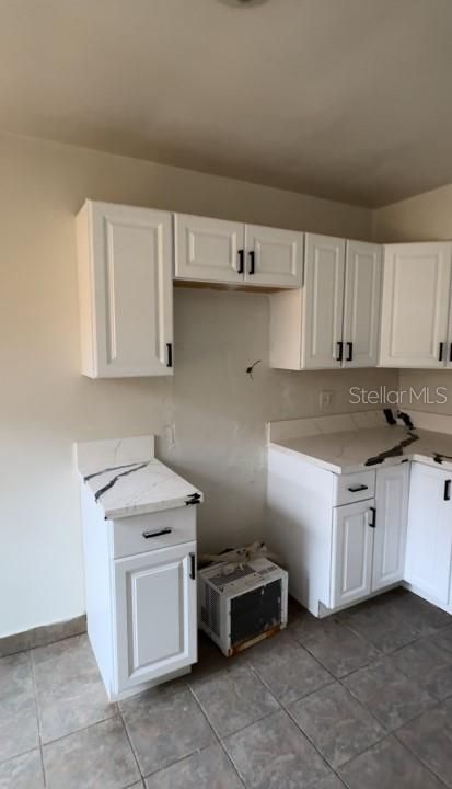 For Sale: $199,900 (2 beds, 1 baths, 740 Square Feet)