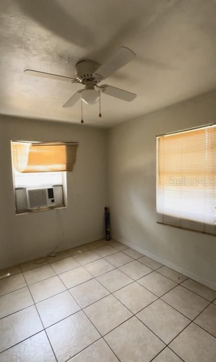 For Sale: $249,900 (2 beds, 1 baths, 740 Square Feet)