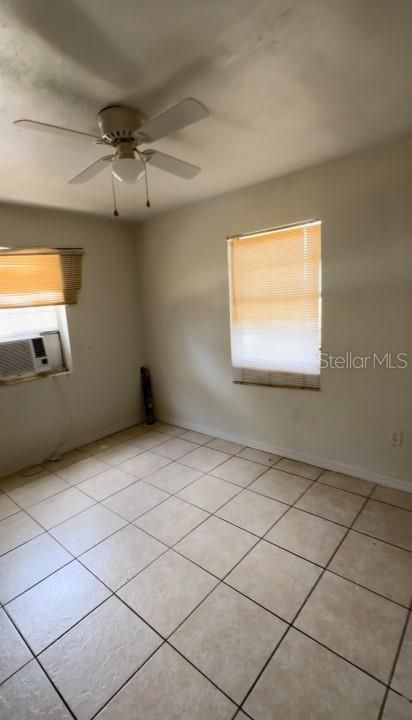 For Sale: $199,900 (2 beds, 1 baths, 740 Square Feet)