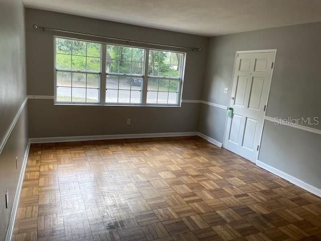 Recently Rented: $1,695 (3 beds, 1 baths, 1335 Square Feet)
