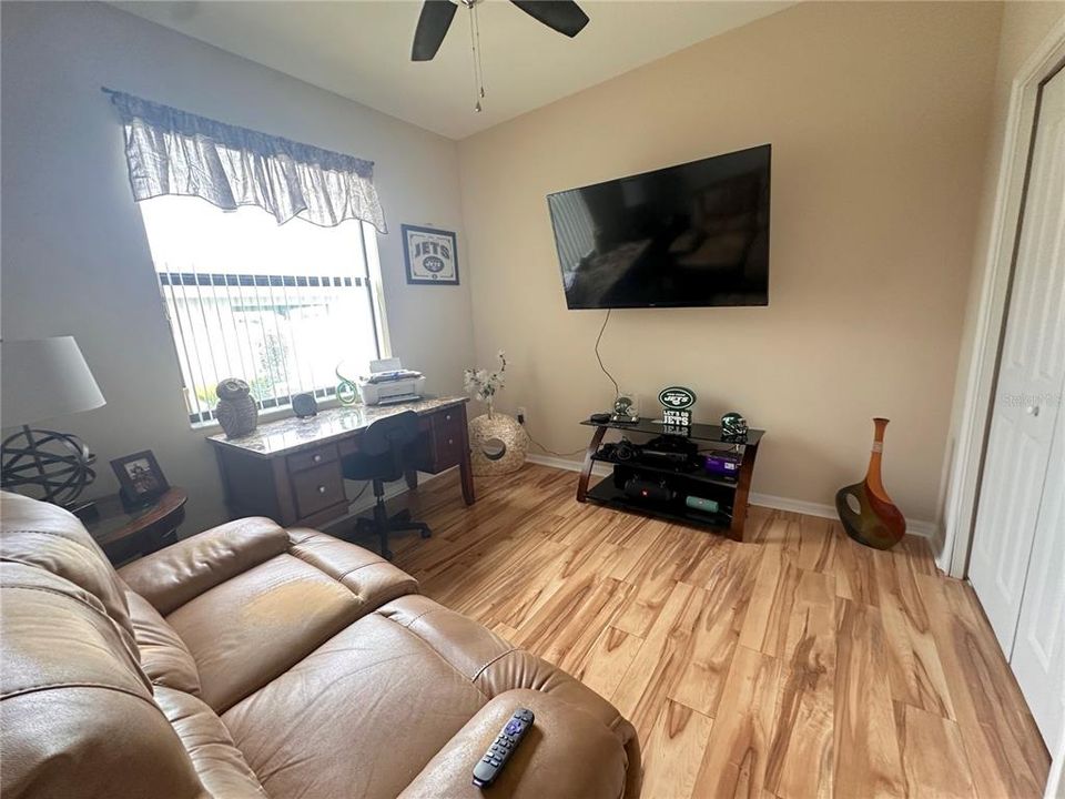 For Sale: $450,000 (4 beds, 2 baths, 1891 Square Feet)