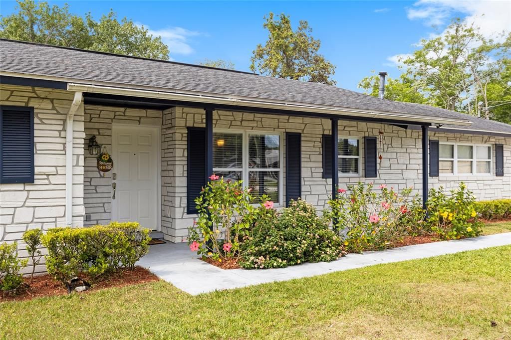 For Sale: $375,000 (3 beds, 2 baths, 1856 Square Feet)