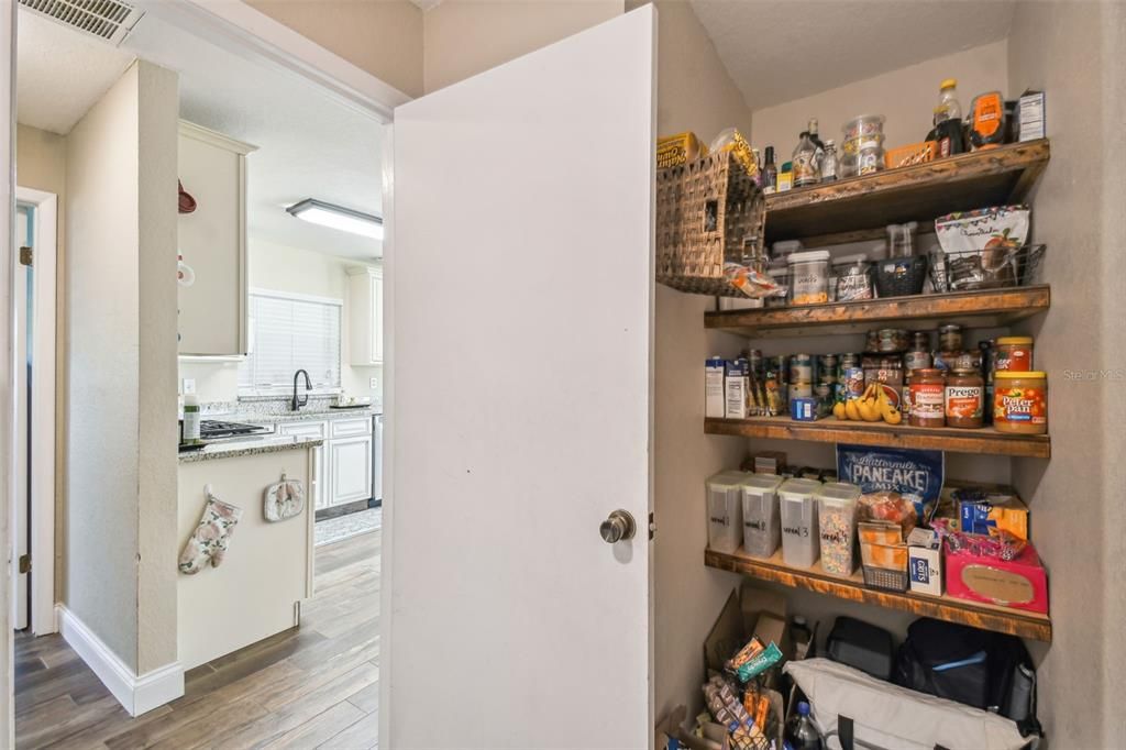 For Sale: $375,000 (4 beds, 2 baths, 1813 Square Feet)