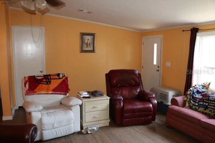 For Sale: $407,500 (3 beds, 2 baths, 1120 Square Feet)
