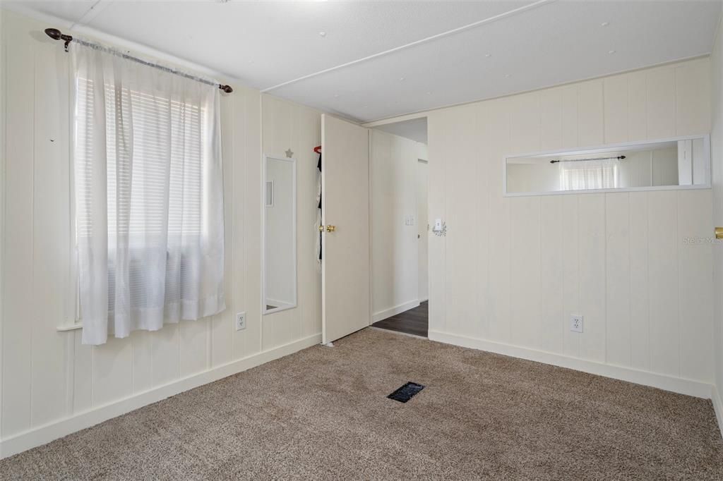 Active With Contract: $85,000 (2 beds, 1 baths, 672 Square Feet)