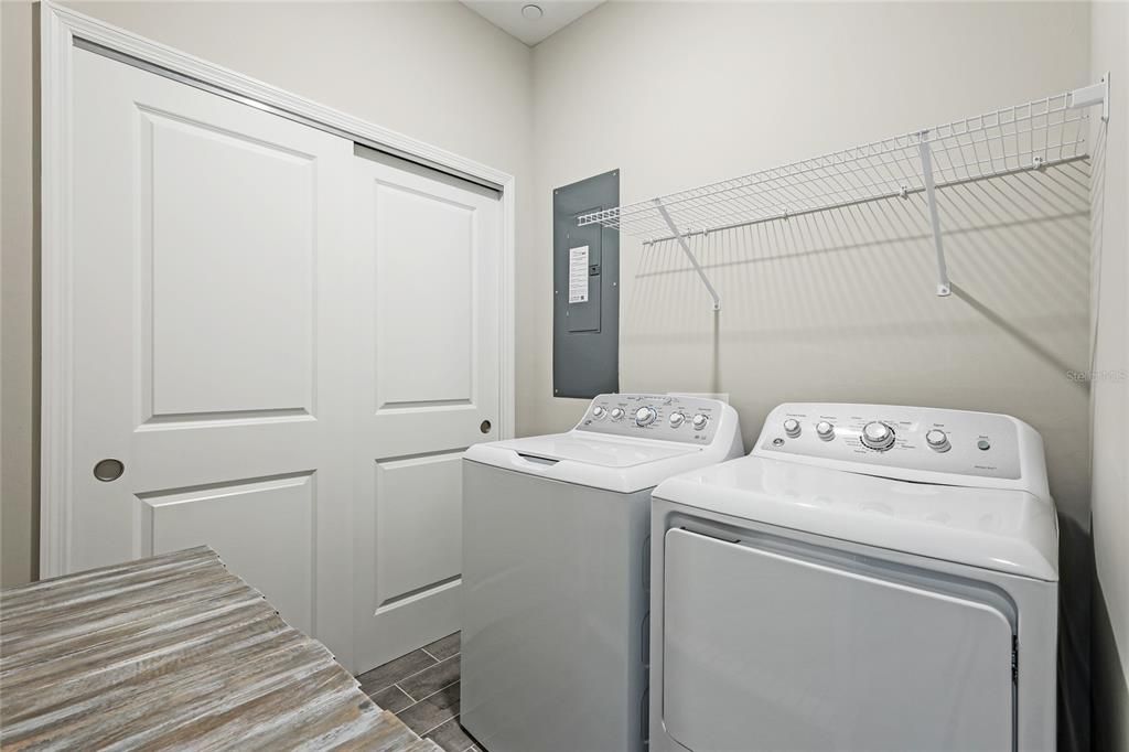 For Sale: $299,000 (2 beds, 2 baths, 1632 Square Feet)