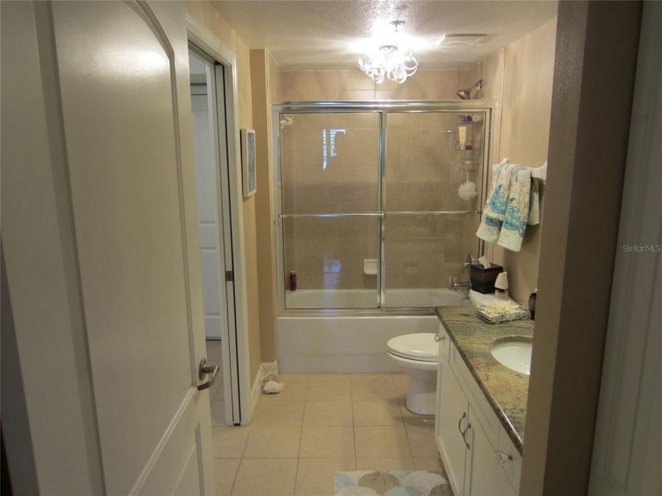 For Sale: $298,900 (2 beds, 2 baths, 1287 Square Feet)