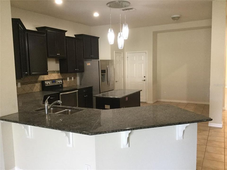 For Rent: $3,100 (4 beds, 3 baths, 2753 Square Feet)